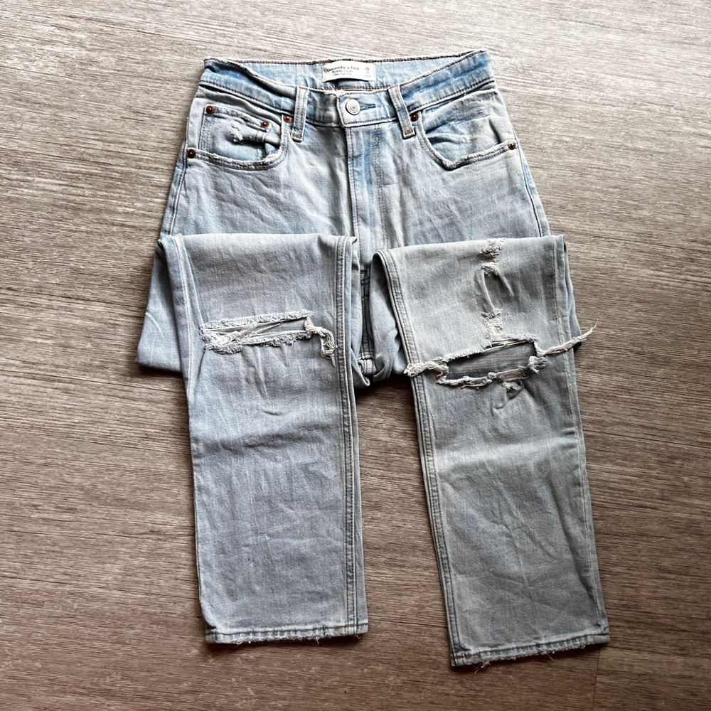 A&F CURVE LOVE ANKLE STRAIGHT JEAN
